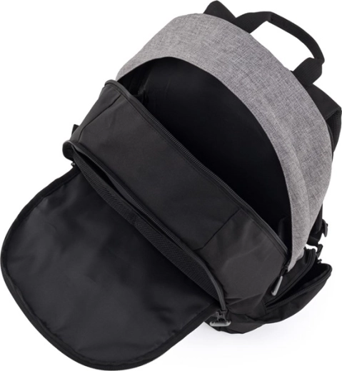 Organización de tres compartimentos y bolsillo para portátil