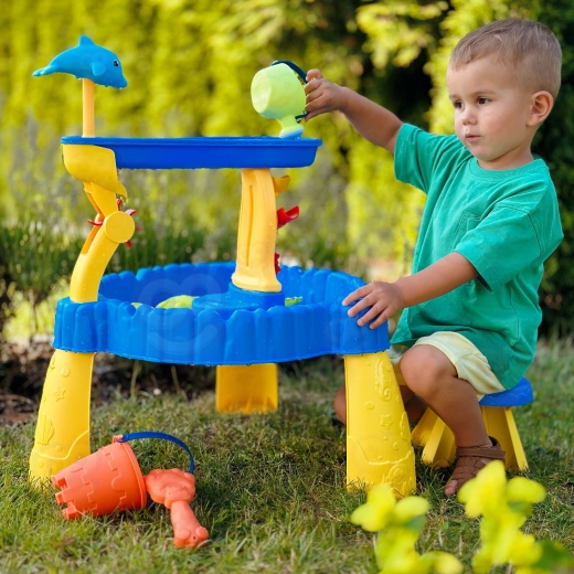 Circuito de agua con delfín y molinos