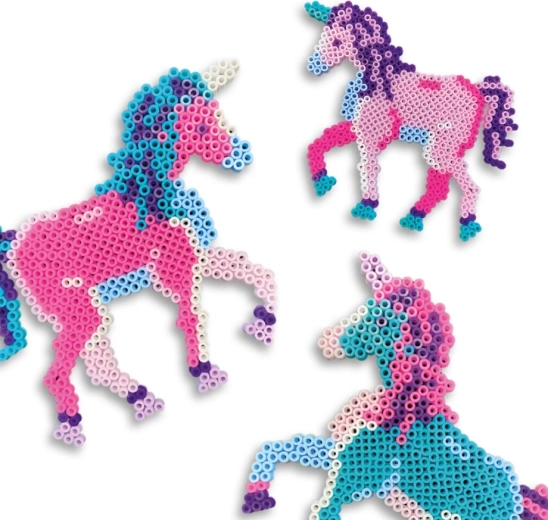 Unicornios coloridos como decoración lista