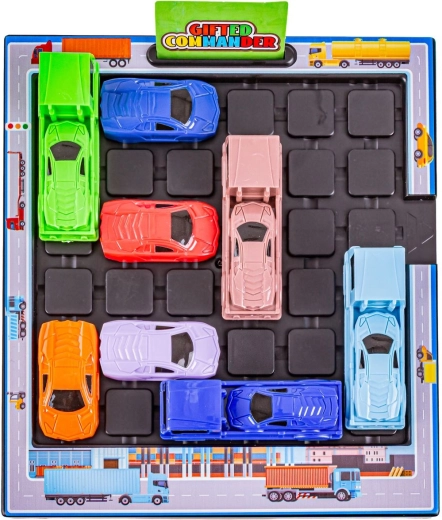Objetivo del juego: sacar el coche rojo