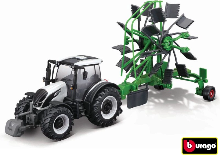 Tractor Valtra N174 con máquina agrícola