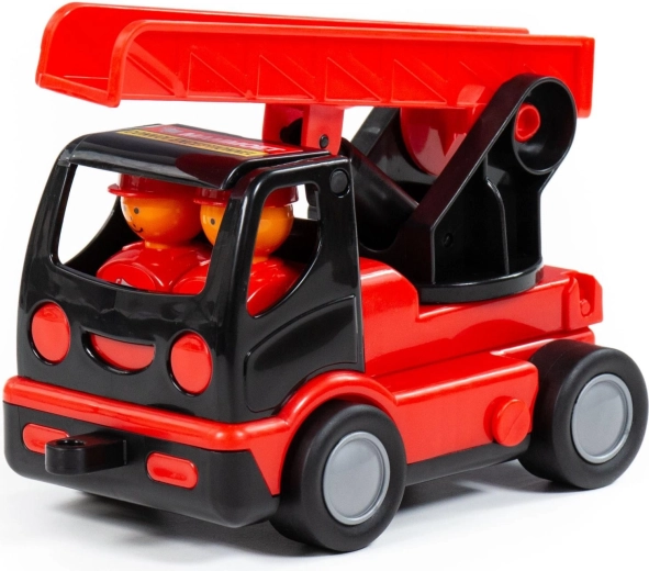 Diversión sobre ruedas con figuras de bomberos