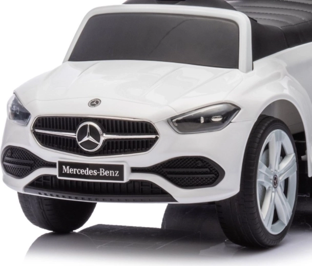 Detalles realistas al estilo MERCEDES