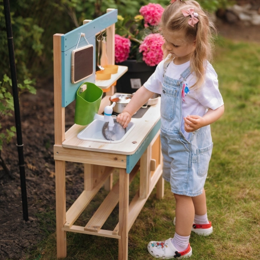 Juego con agua y barro