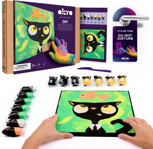 Okto gato negro con pececito – kit artístico de pintura con masa por números 29 × 29 cm