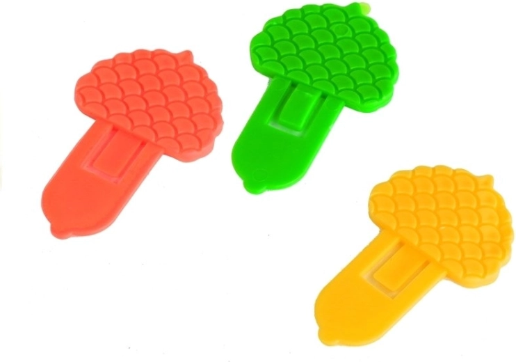 Bellotas de colores para manos pequeñas
