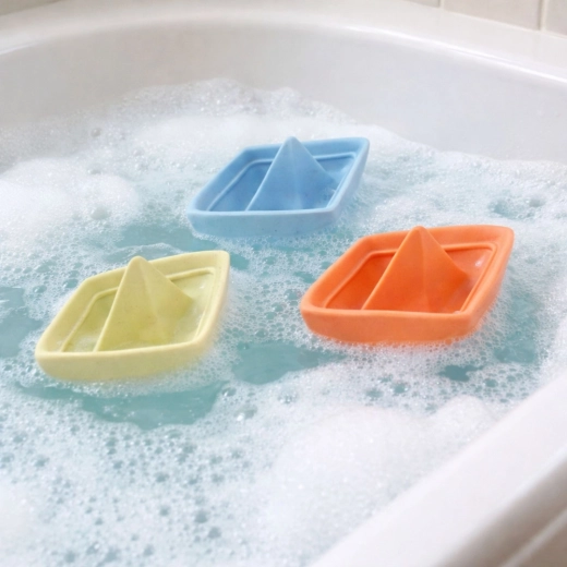 Flotan y entretienen en cada baño