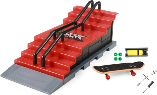 Skatepark para fingerboarding con rampa y escaleras