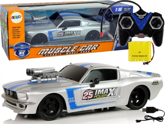 Coche deportivo teledirigido 1:16 plateado con franjas azules