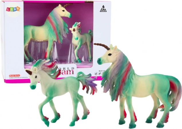 Figuras coleccionables de unicornios verdes – adulto y cría, set de 2 piezas