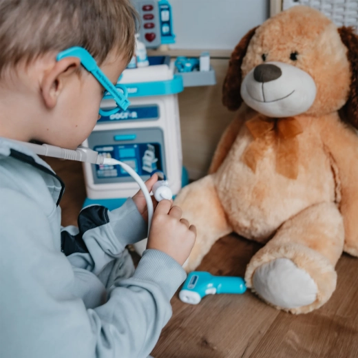 37 piezas para pequeños profesionales de la salud