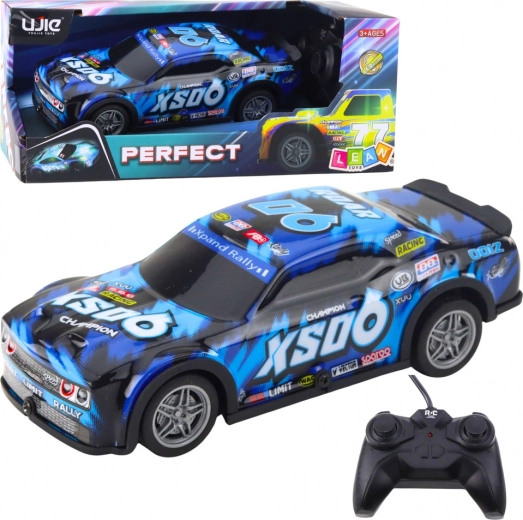 Coche RC de carreras con carrocería iluminada, negro-azul