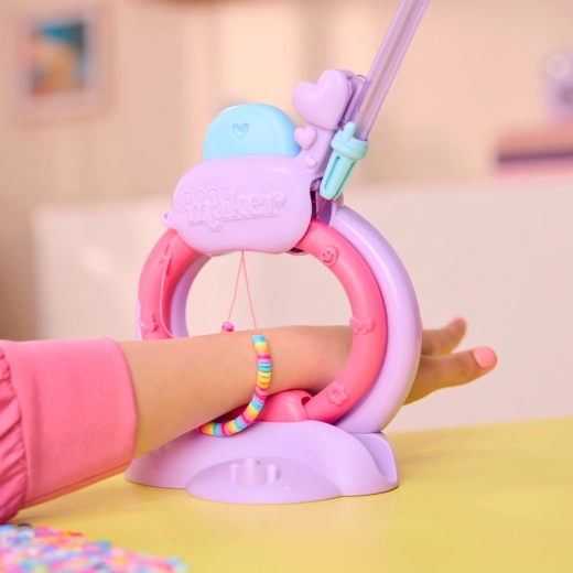 Base del estudio que une la pulsera por sí sola