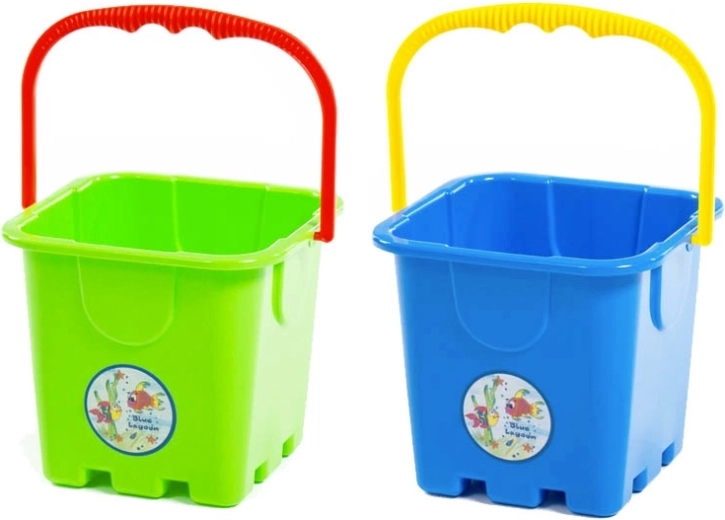 Cubos infantiles para arena con forma de fortaleza