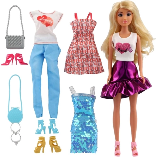 Rico conjunto de ropa y accesorios