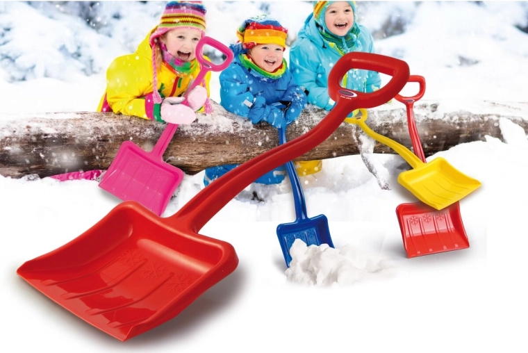 Juego al aire libre todo el año: nieve y arena
