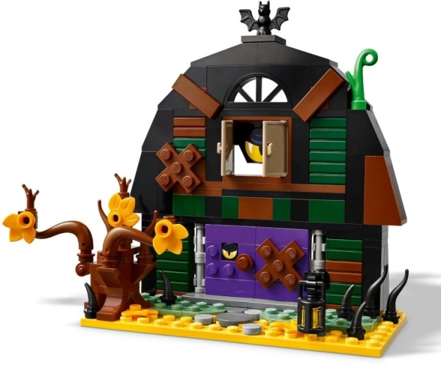 Granero encantado lleno de secretos