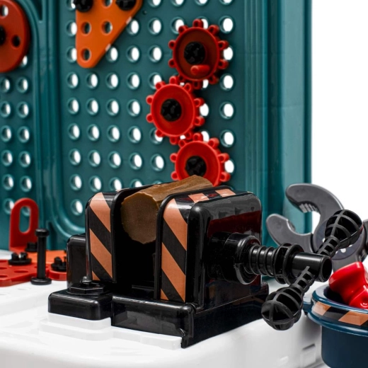 Panel perforado interactivo con engranajes