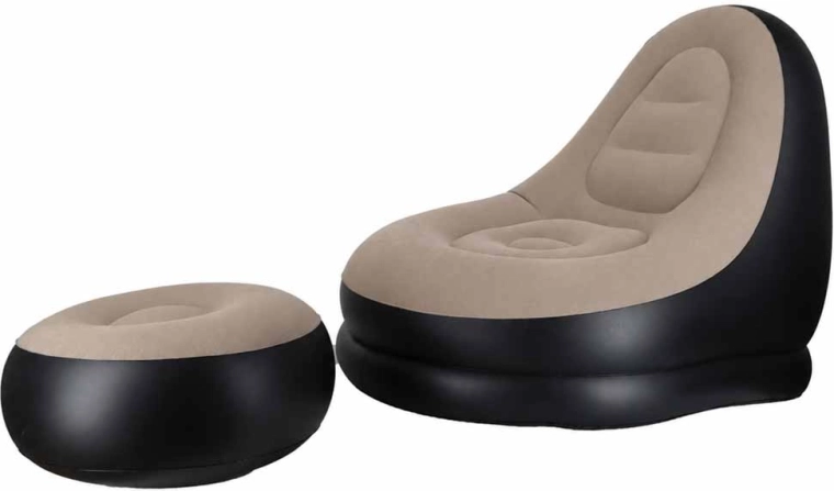 Sillón y reposapiés para una relajación máxima