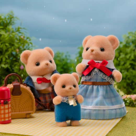 Tres adorables figuras con suave terciopelo