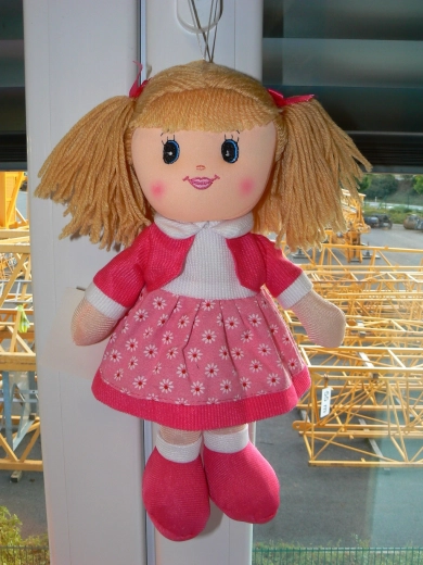 Muñeca de trapo de 30 cm con falda rosa oscuro