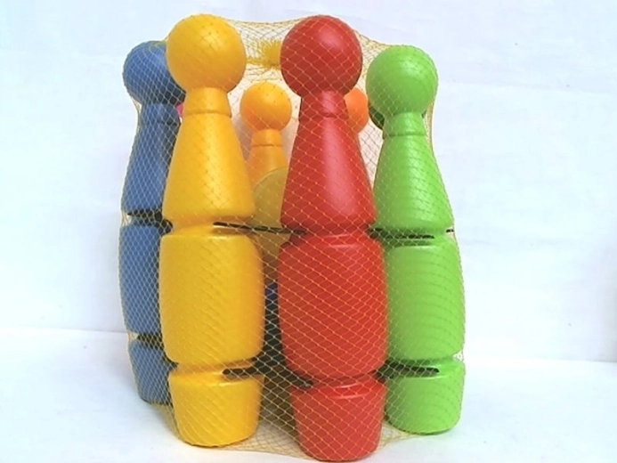 Boliche infantil pequeño en cesta