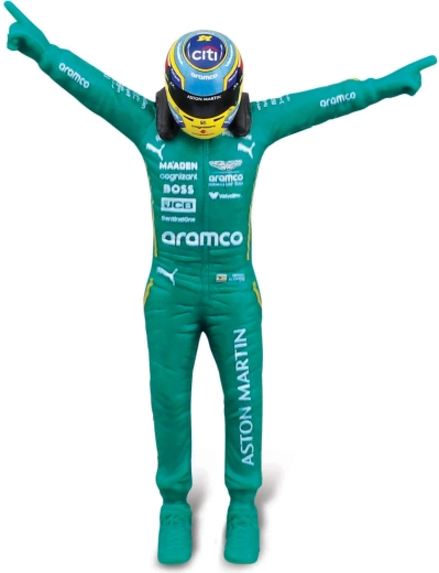 Figura de Fernando Alonso en pose de campeón