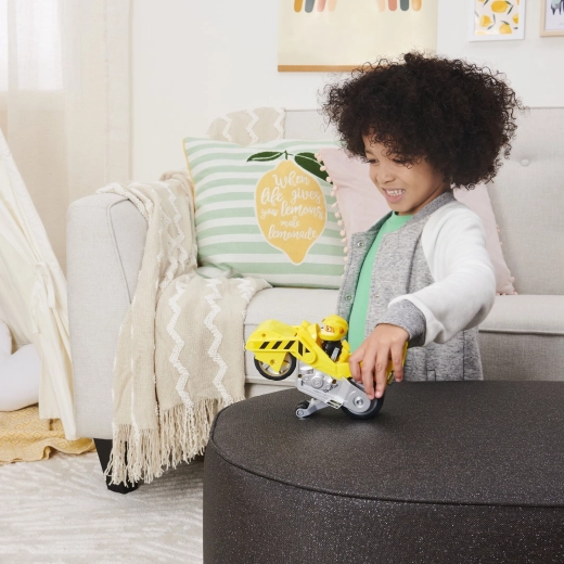 Conducción por inercia llena de acción