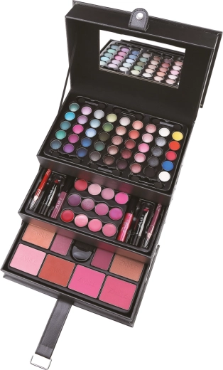 Todo lo necesario, incluido espejo y brochas