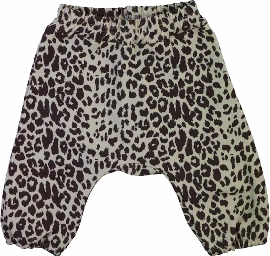 Cómodos pantalones con estampado leopardo