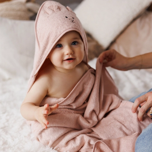 Capucha para calor y comodidad tras el baño