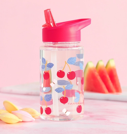 Botella infantil para beber con cerezas