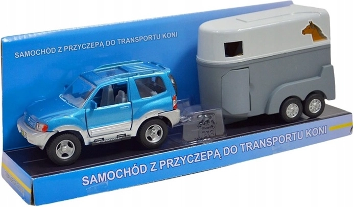 Jeep con remolque para transportar caballos