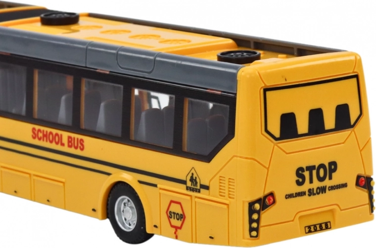 Apariencia realista y cabina iluminada