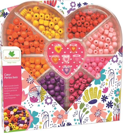 Cuentas de madera en caja de almacenamiento con forma de corazón