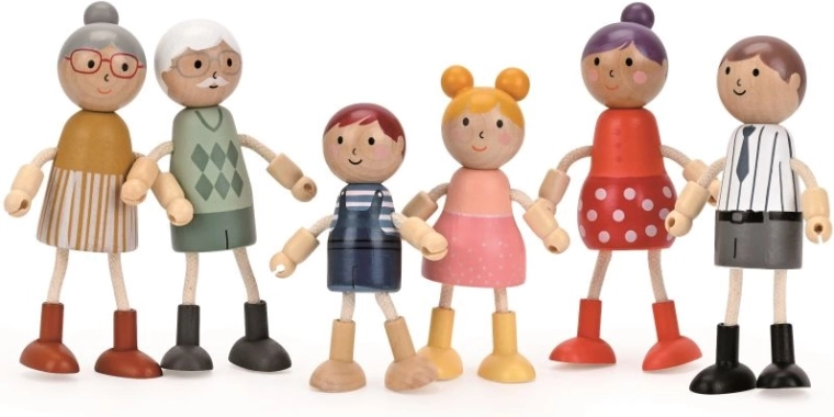 Familia feliz, figuras de madera