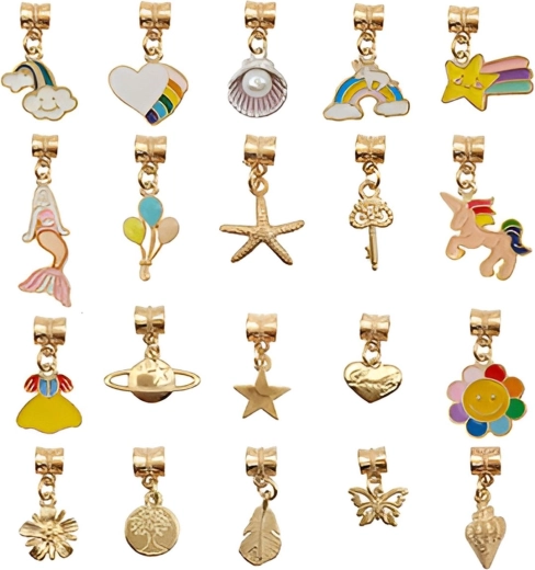Colgantes charms con diferentes motivos