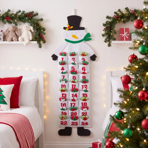 Calendario de Adviento colgante de fieltro con forma de muñeco de nieve