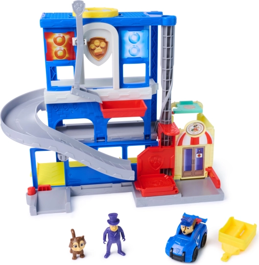 Torre de más de 30 cm de altura con ascensor giratorio
