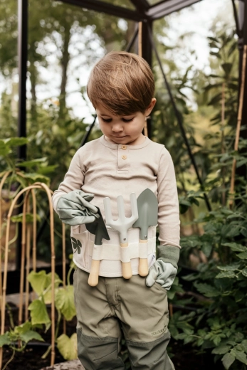 Mangos de madera y tamaño infantil