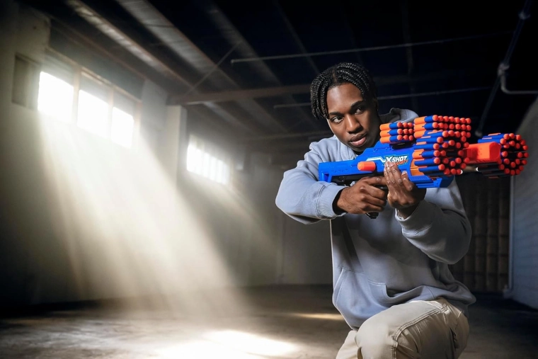 Alcance de hasta 27 metros y dardos Air Pocket