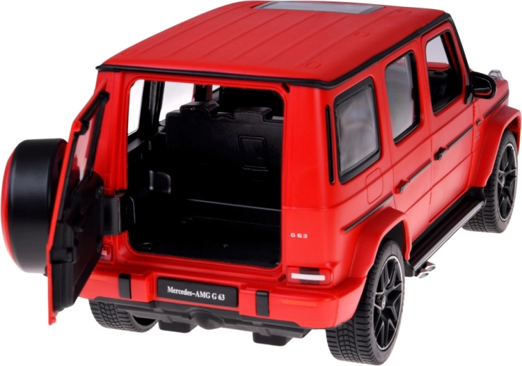 Detalles realistas y elementos abatibles