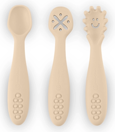 Tres cucharas para distintos tipos de comidas