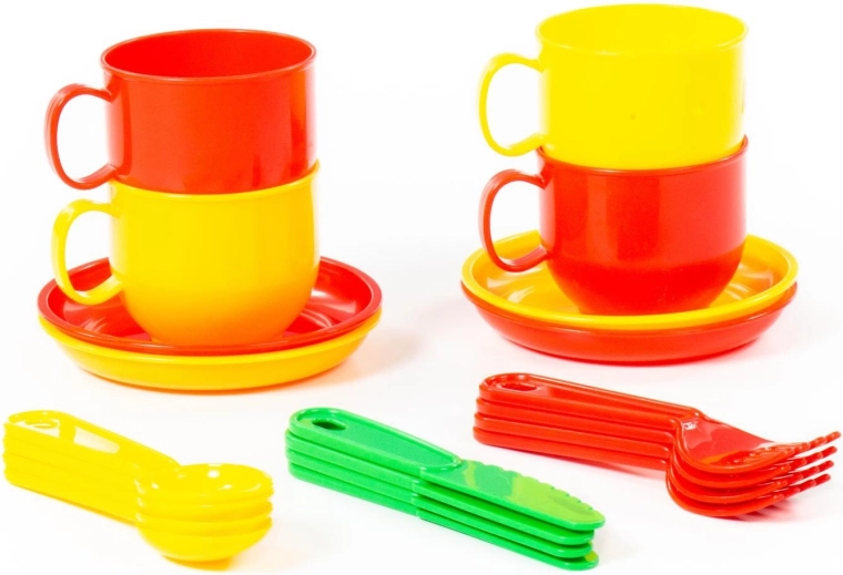 Equipamiento completo para 4 pequeños comensales