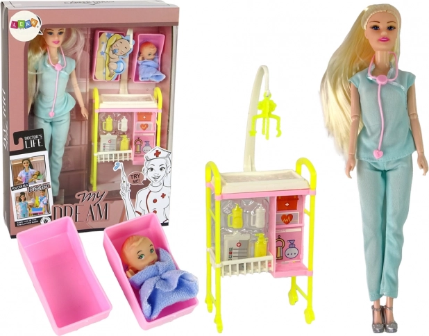 Muñeca médica con pelo largo y accesorios