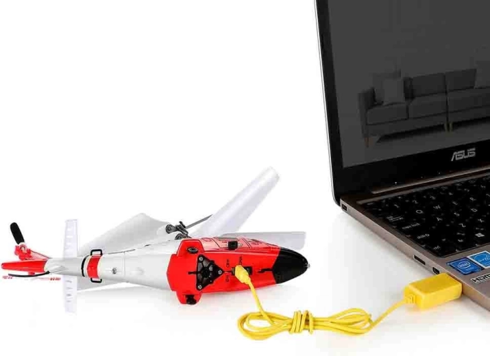 Carga por USB y accesorios prácticos