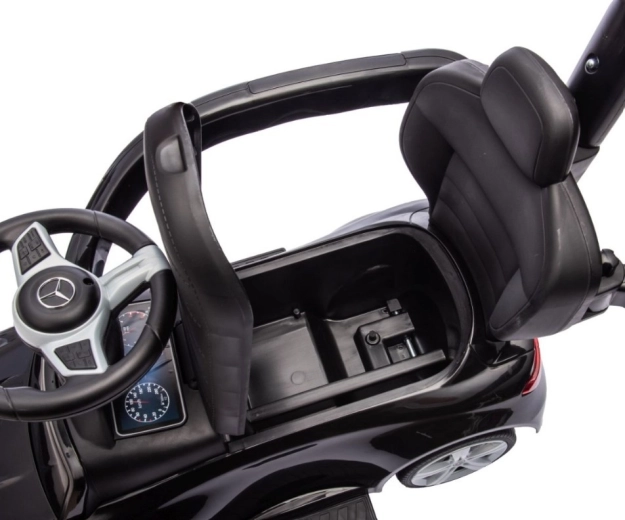 Compartimento bajo el asiento