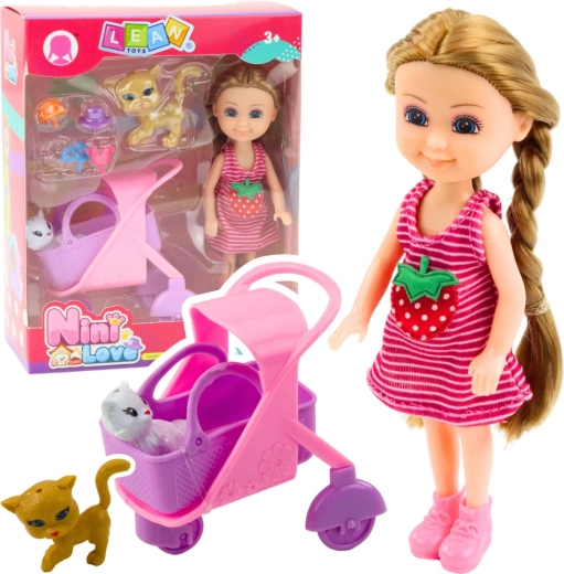 Mini muñeca con cochecito y gatitos