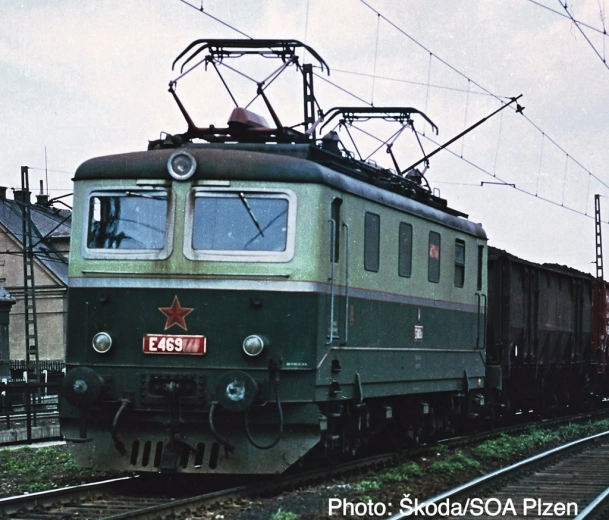 Locomotora eléctrica Roco ČSD E 469.1 digital con sonido H0