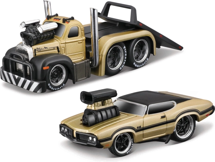 Maisto Muscle transports 1953 Mack B-61 flatbed con 1970 Oldsmobile 442 1:64